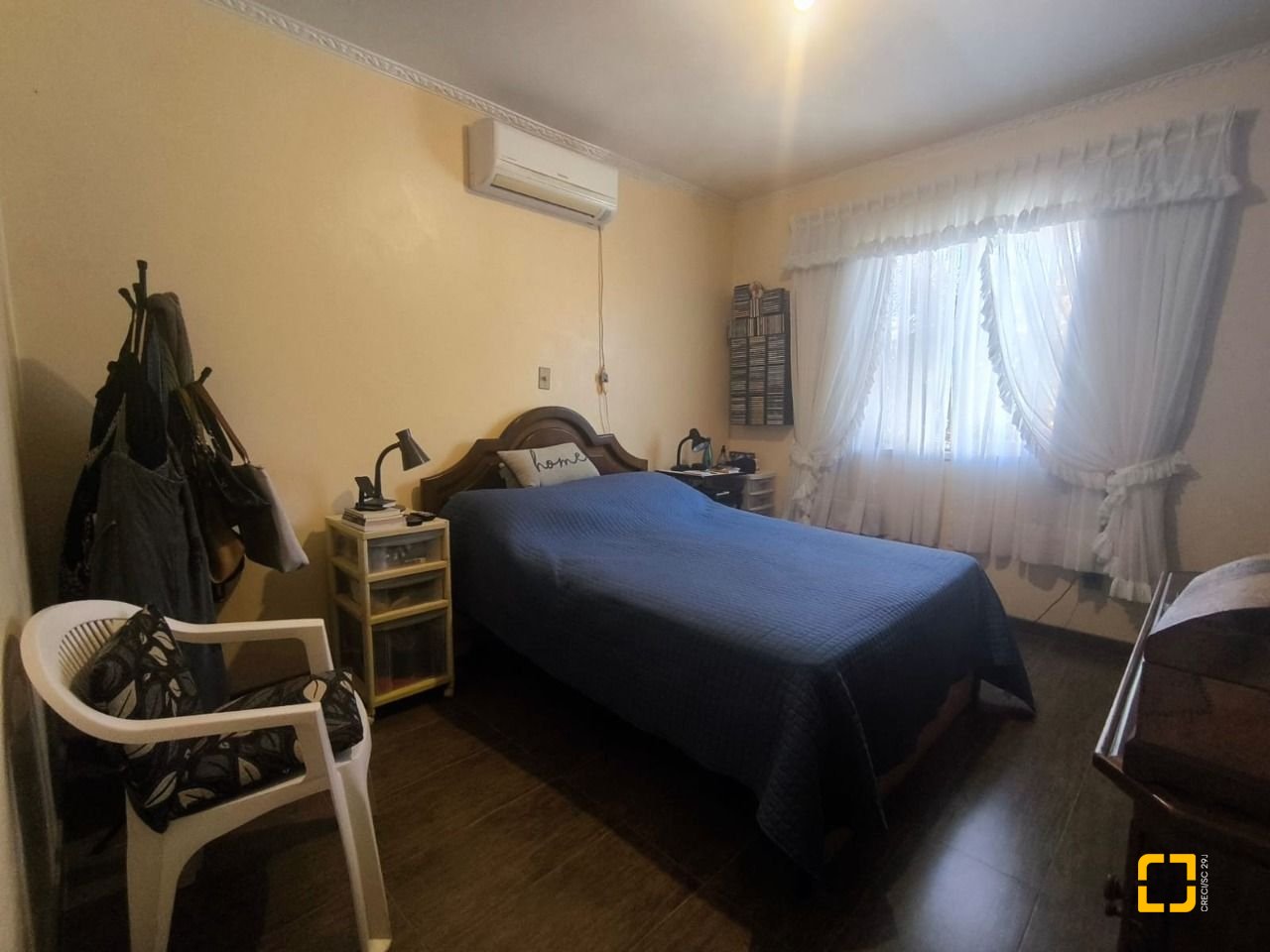 Casa com 153m², 3 quartos (sendo 1 suíte), no bairro Parque São Jorge em Florianópolis