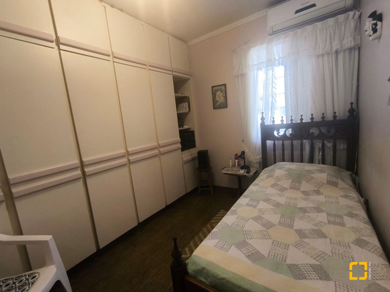 Casa com 153m², 3 quartos (sendo 1 suíte), no bairro Parque São Jorge em Florianópolis