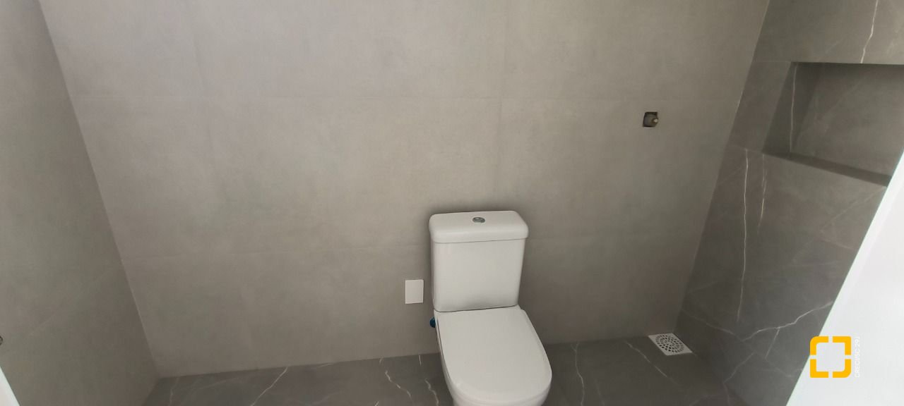 Casa de Condomínio com 150m², 4 quartos (sendo 1 suíte), 2 garagens, no bairro Beira Rio em Biguaçu