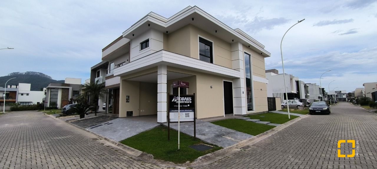 Casa de Condomínio com 150m², 3 quartos (sendo 1 suíte), 2 garagens, no bairro Beira Rio em Biguaçu