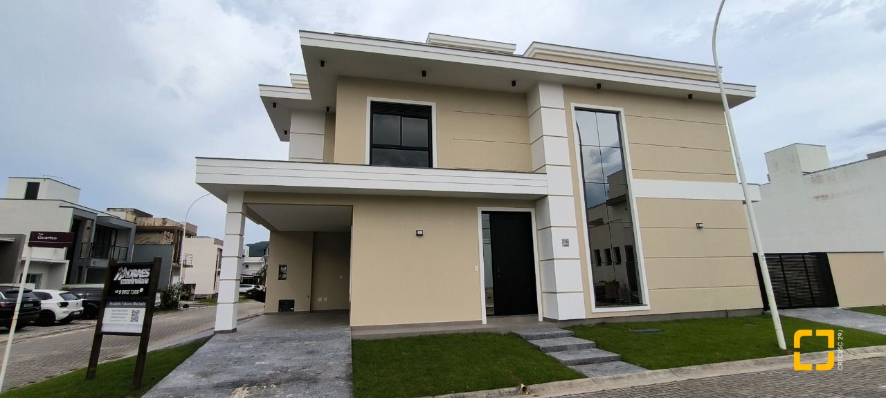 Casa de Condomínio com 150m², 3 quartos (sendo 1 suíte), 2 garagens, no bairro Beira Rio em Biguaçu