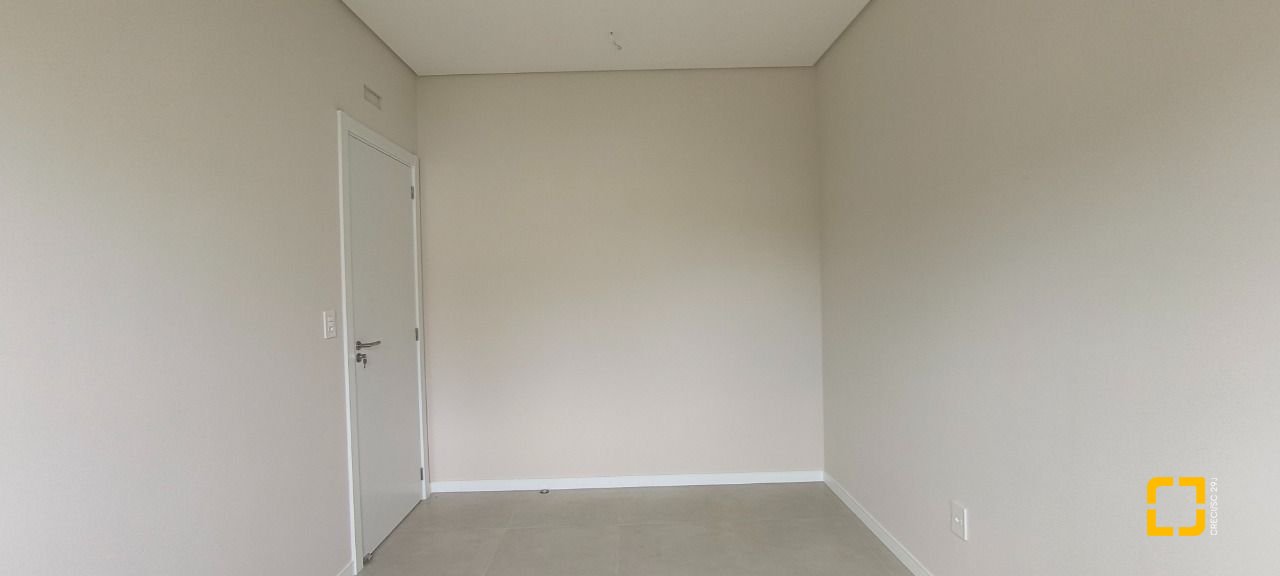 Casa de Condomínio com 150m², 3 quartos (sendo 1 suíte), 2 garagens, no bairro Beira Rio em Biguaçu