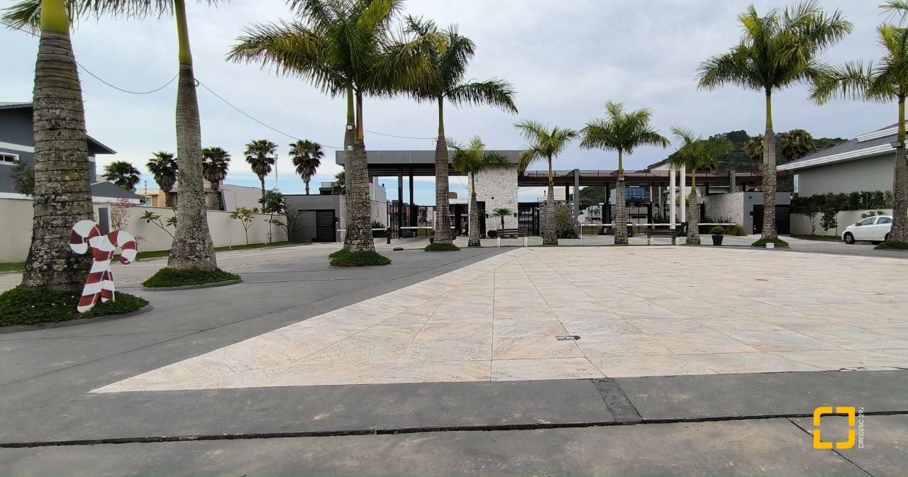 Casa de Condomínio com 150m², 3 quartos (sendo 1 suíte), 2 garagens, no bairro Beira Rio em Biguaçu