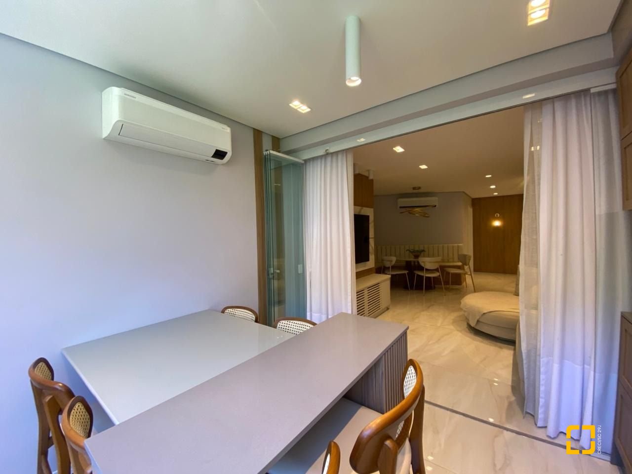 Apartamento com 90m², 5 quartos (sendo 1 suíte), 2 garagens, no bairro João Paulo em Florianópolis