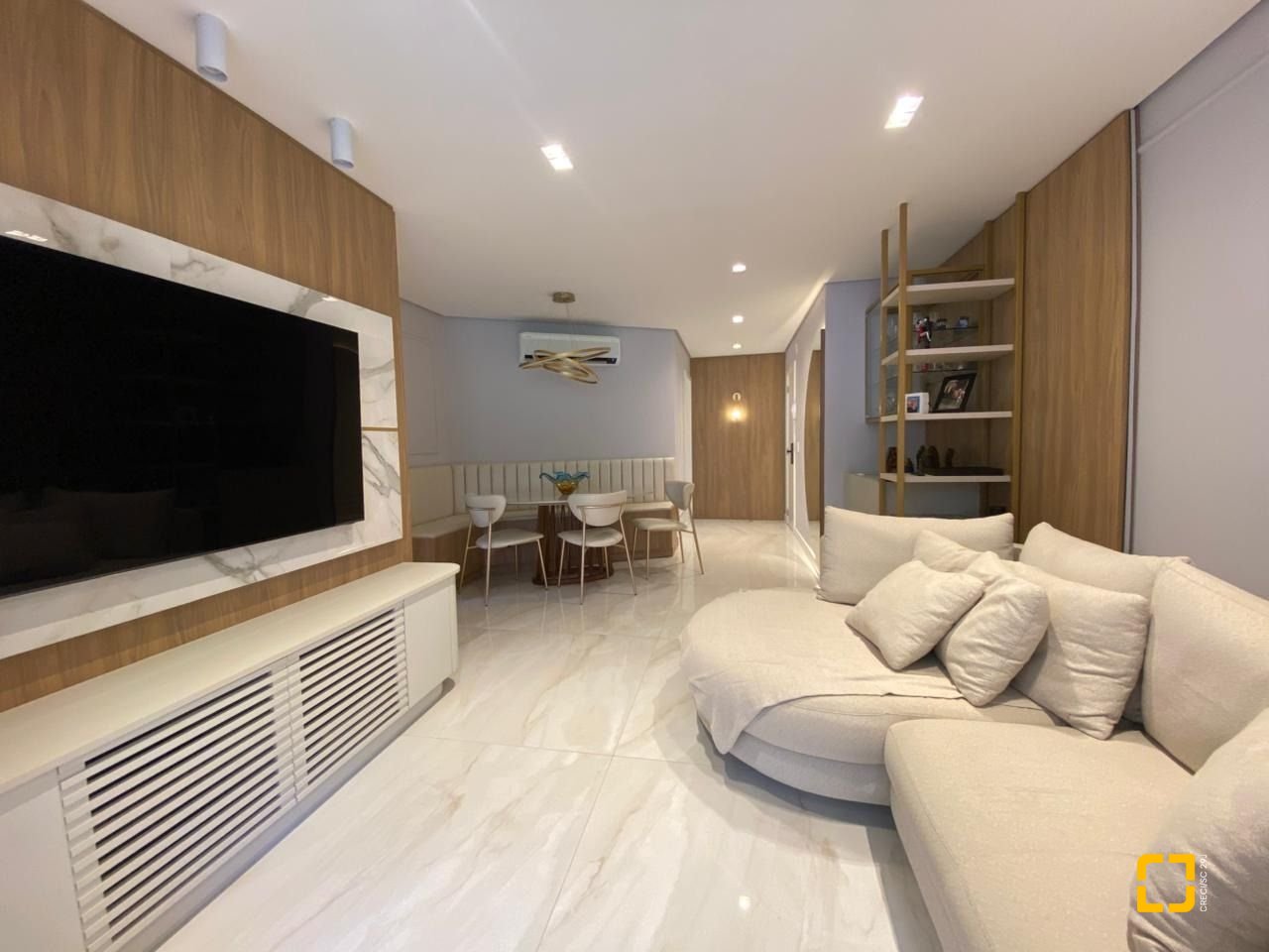Apartamento com 90m², 5 quartos (sendo 1 suíte), 2 garagens, no bairro João Paulo em Florianópolis