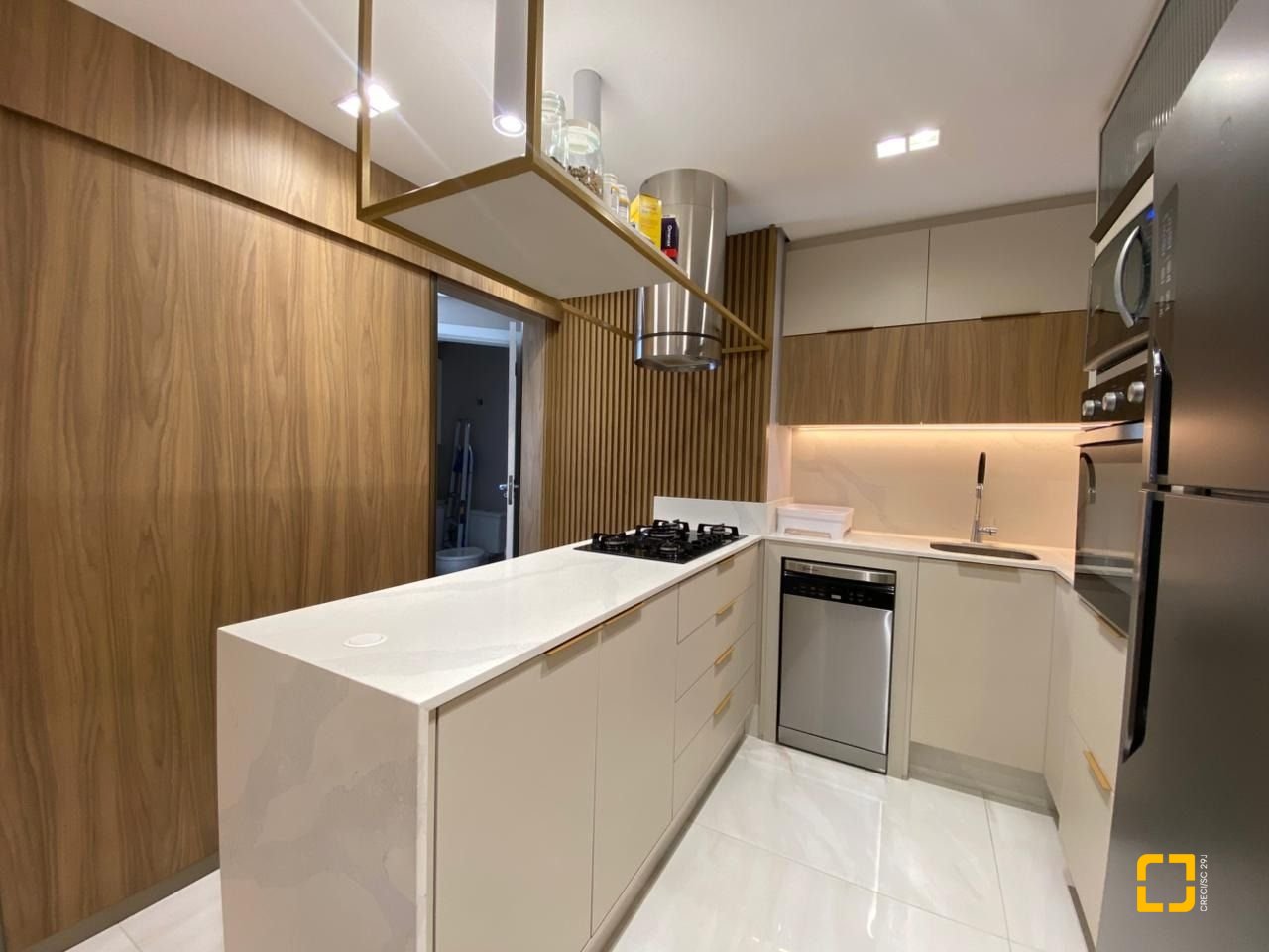 Apartamento com 90m², 5 quartos (sendo 1 suíte), 2 garagens, no bairro João Paulo em Florianópolis