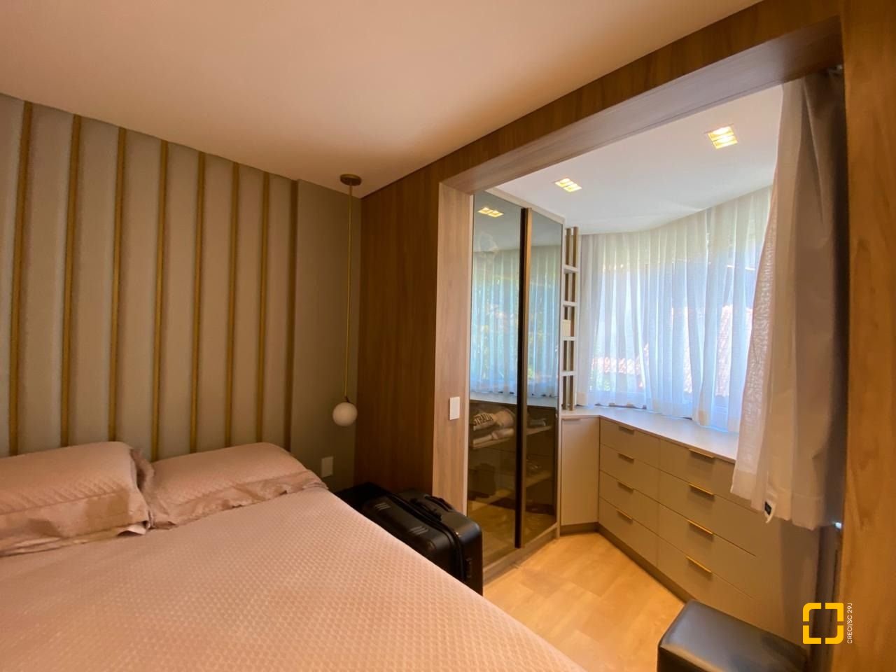 Apartamento com 90m², 5 quartos (sendo 1 suíte), 2 garagens, no bairro João Paulo em Florianópolis