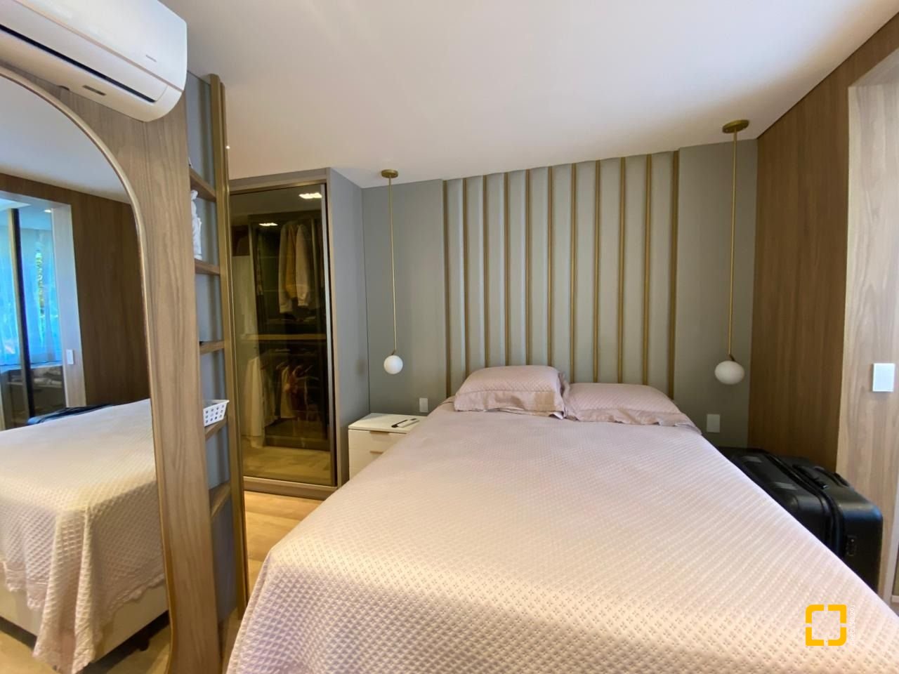 Apartamento com 90m², 5 quartos (sendo 1 suíte), 2 garagens, no bairro João Paulo em Florianópolis
