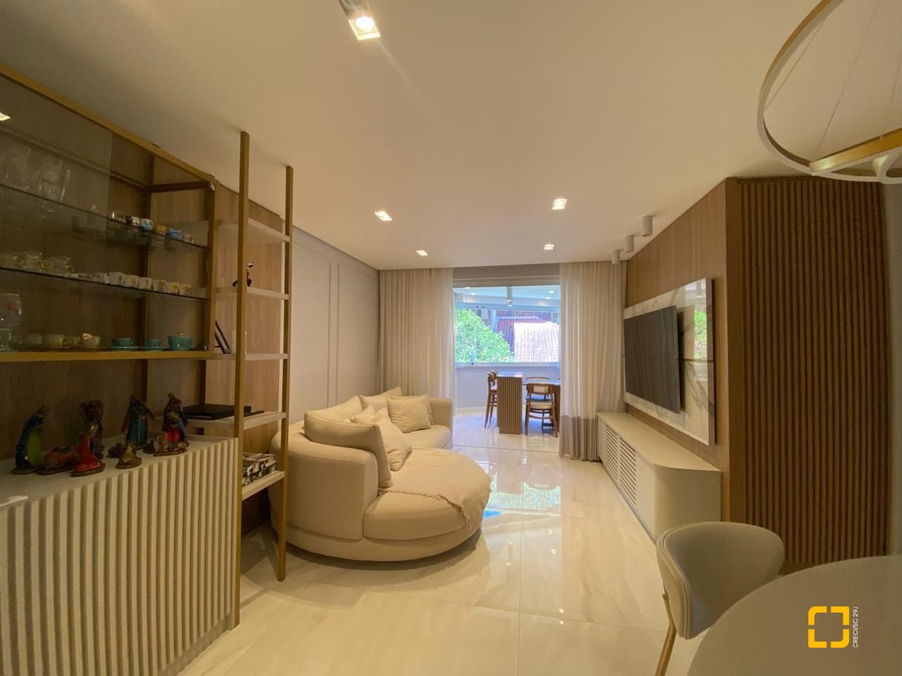 Apartamento com 90m², 5 quartos (sendo 1 suíte), 2 garagens, no bairro João Paulo em Florianópolis