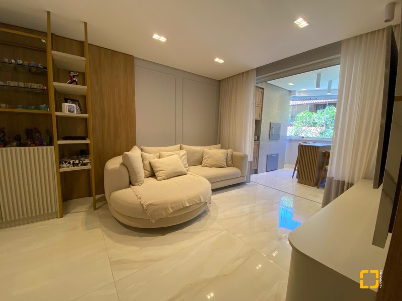 Apartamento com 90m², 5 quartos (sendo 1 suíte), 2 garagens, no bairro João Paulo em Florianópolis
