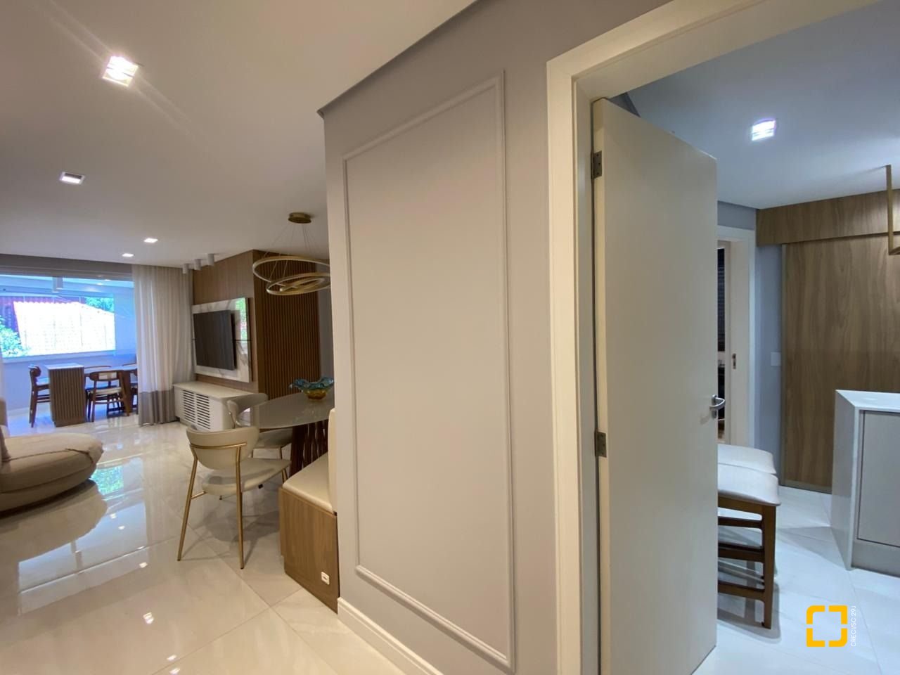 Apartamento com 90m², 5 quartos (sendo 1 suíte), 2 garagens, no bairro João Paulo em Florianópolis