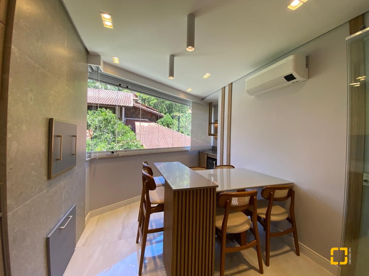 Apartamento com 90m², 5 quartos (sendo 1 suíte), 2 garagens, no bairro João Paulo em Florianópolis