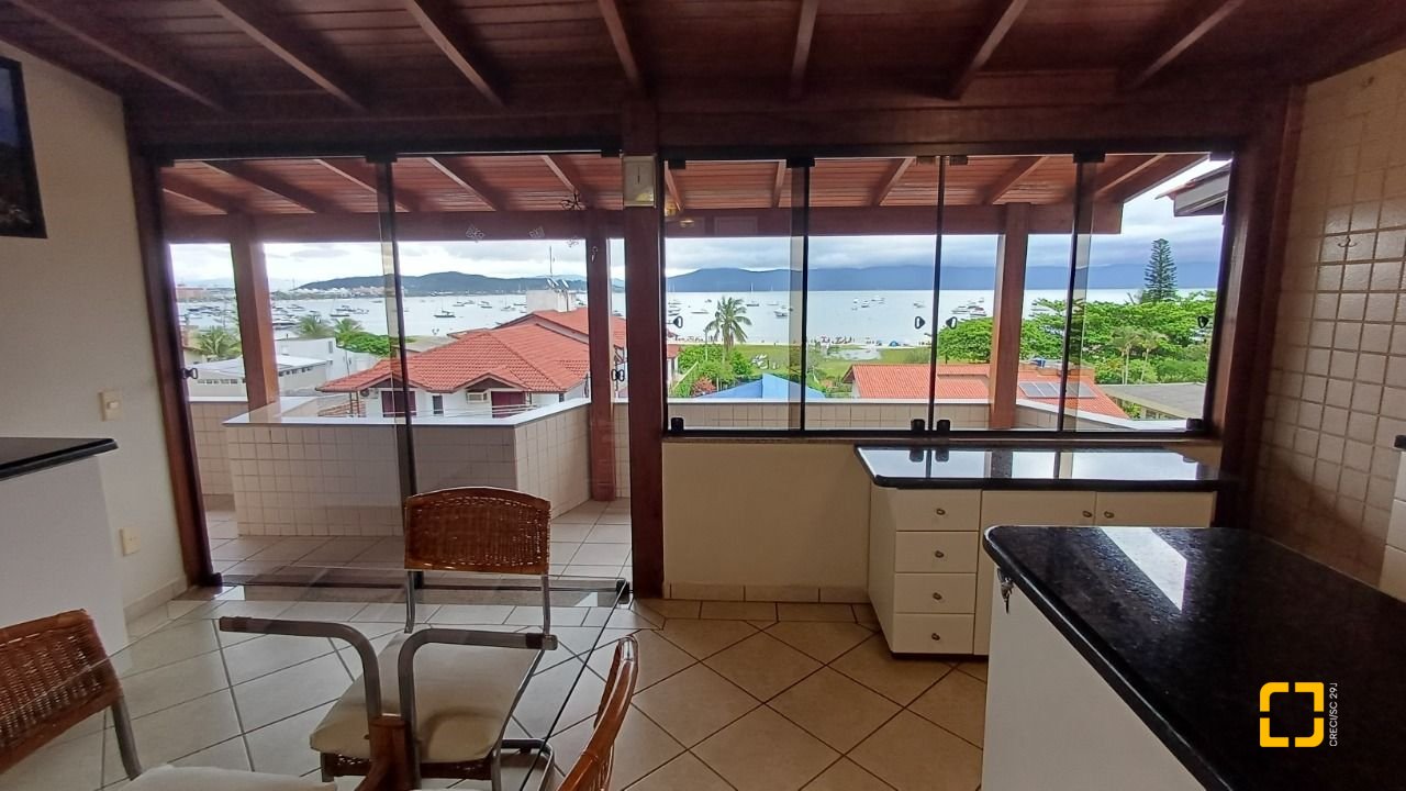 Cobertura com 108m², 3 quartos (sendo 1 suíte), 1 garagem, no bairro Jurerê em Florianópolis