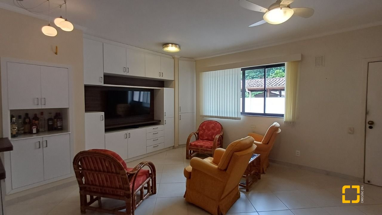 Cobertura com 108m², 3 quartos (sendo 1 suíte), 1 garagem, no bairro Jurerê em Florianópolis