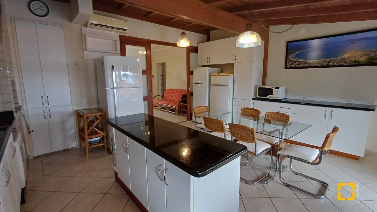 Cobertura com 108m², 3 quartos (sendo 1 suíte), 1 garagem, no bairro Jurerê em Florianópolis