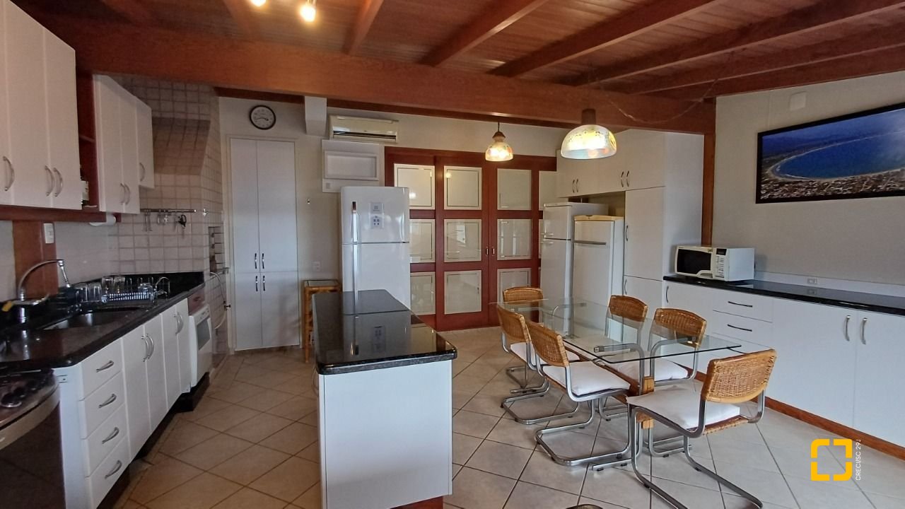 Cobertura com 108m², 3 quartos (sendo 1 suíte), 1 garagem, no bairro Jurerê em Florianópolis