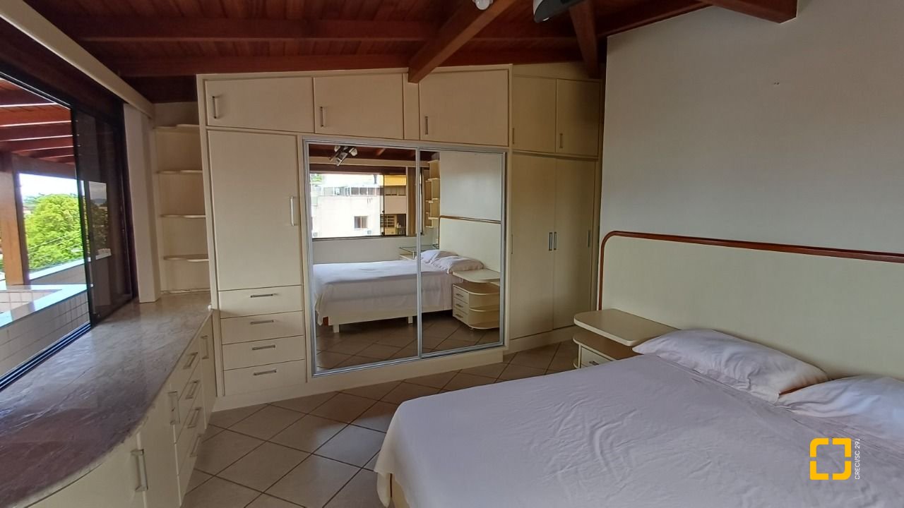 Cobertura com 108m², 3 quartos (sendo 1 suíte), 1 garagem, no bairro Jurerê em Florianópolis