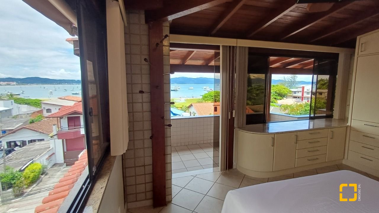 Cobertura com 108m², 3 quartos (sendo 1 suíte), 1 garagem, no bairro Jurerê em Florianópolis