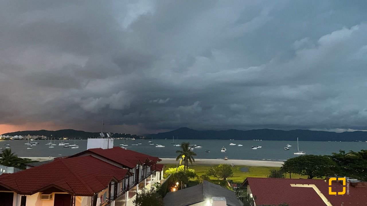 Cobertura com 108m², 3 quartos (sendo 1 suíte), 1 garagem, no bairro Jurerê em Florianópolis