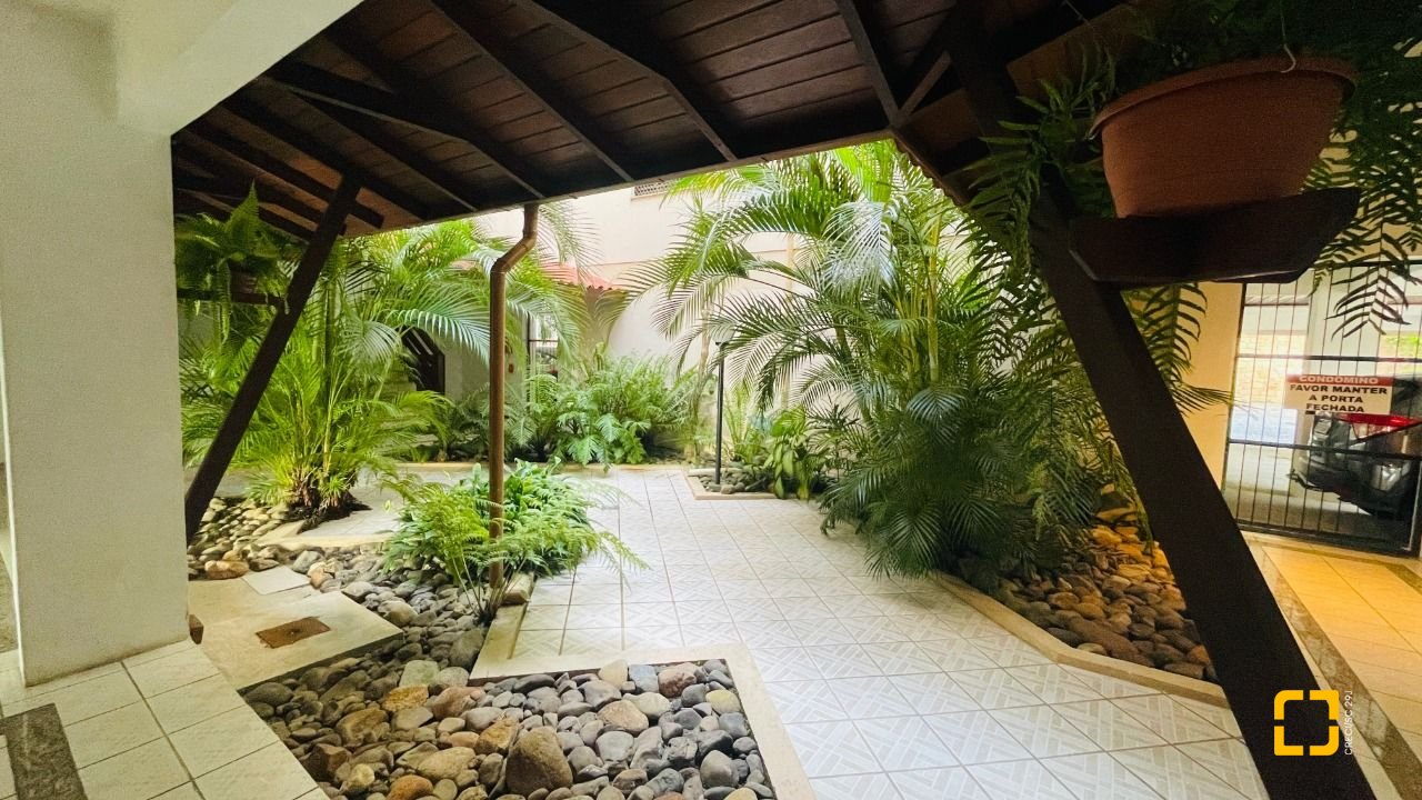 Cobertura com 108m², 3 quartos (sendo 1 suíte), 1 garagem, no bairro Jurerê em Florianópolis