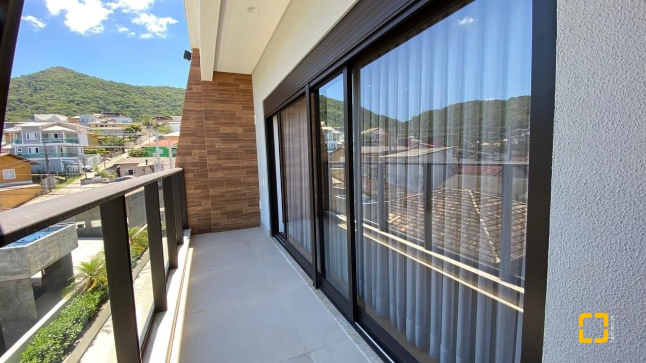 Studio com 48m², 1 quarto (sendo 1 suíte), 1 garagem, no bairro Saco Grande em Florianópolis