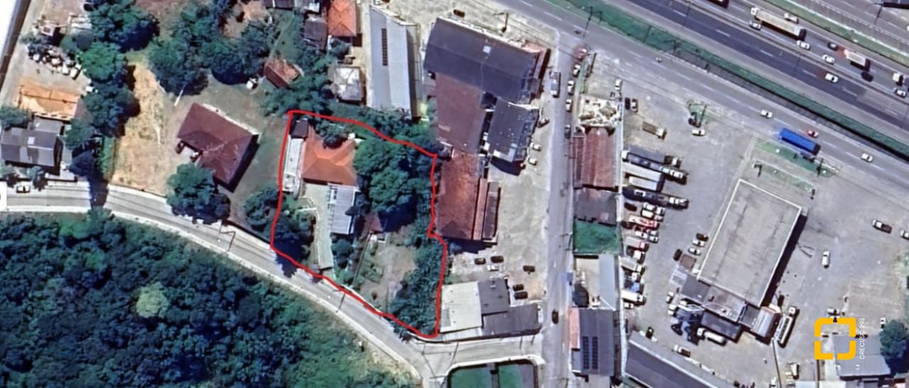 Casa com 340m², 4 garagens, no bairro Jardim Janaina em Biguaçu