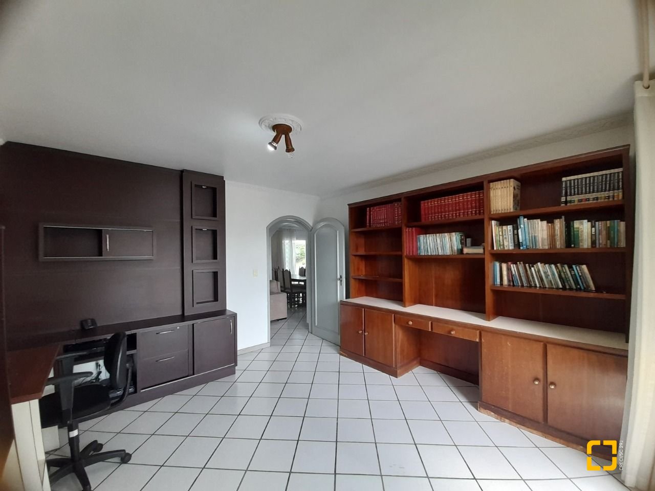 Casa com 340m², 4 garagens, no bairro Jardim Janaina em Biguaçu
