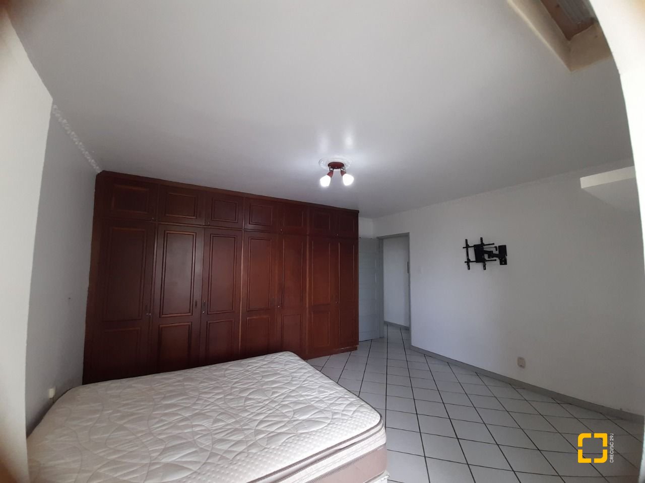 Casa com 340m², 4 garagens, no bairro Jardim Janaina em Biguaçu