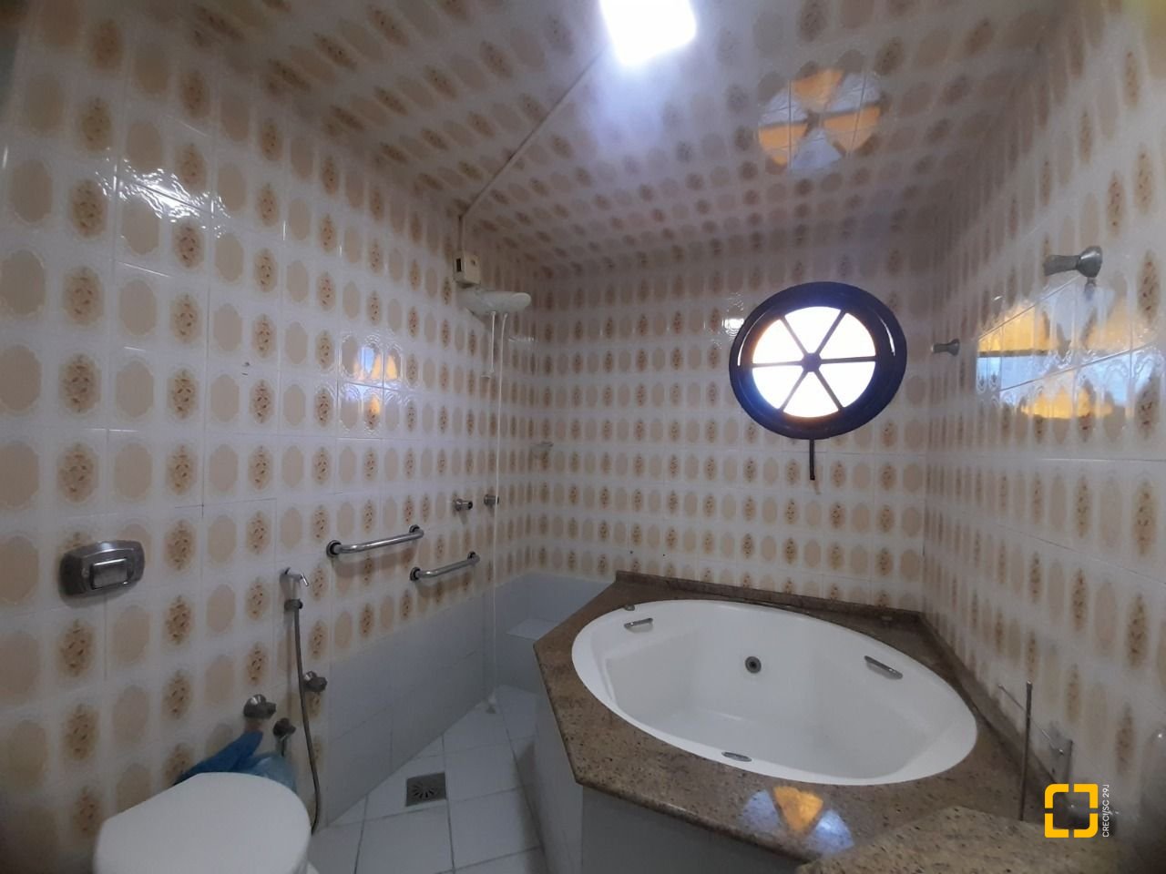 Casa com 340m², 4 garagens, no bairro Jardim Janaina em Biguaçu