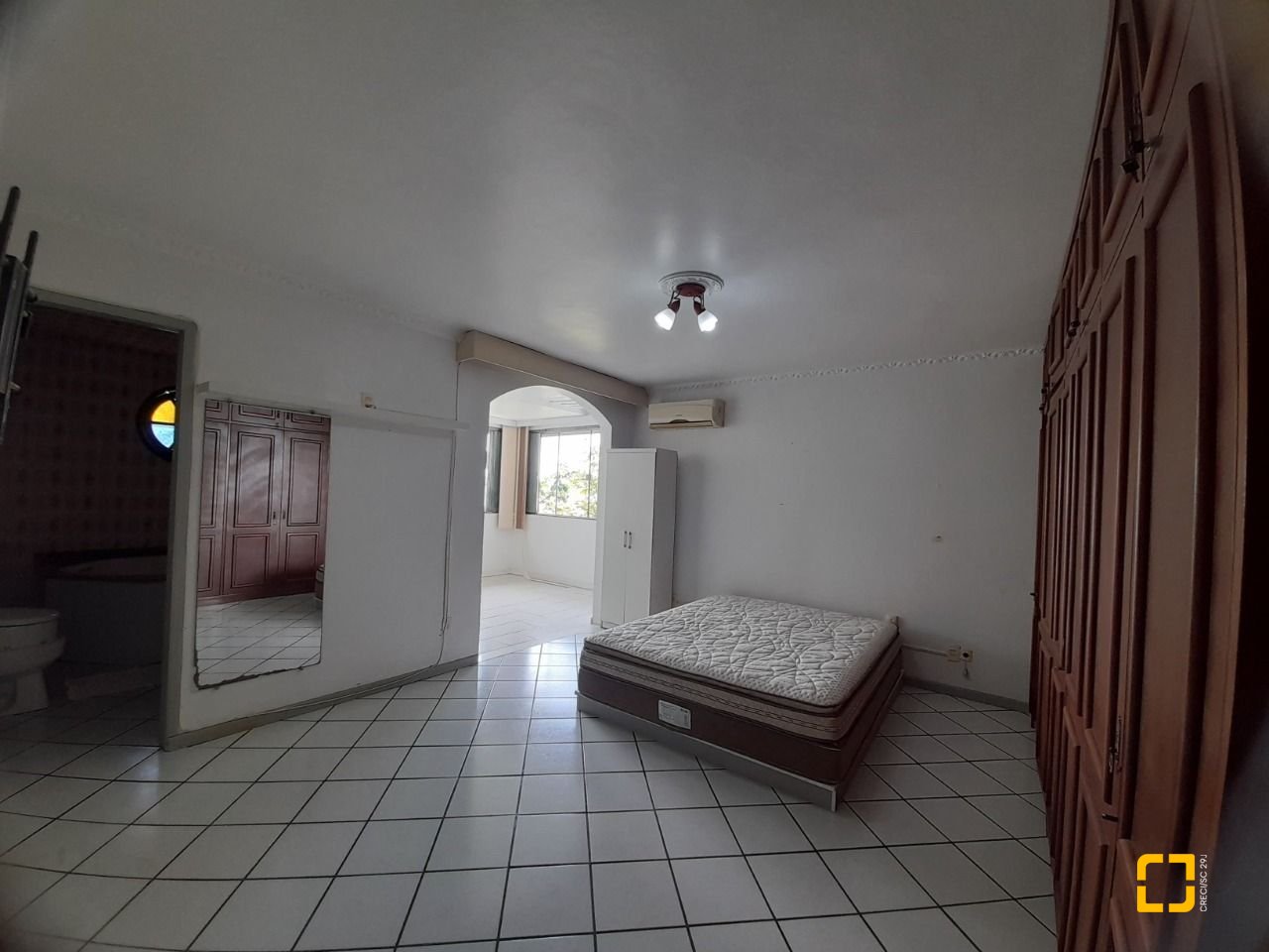 Casa com 340m², 4 garagens, no bairro Jardim Janaina em Biguaçu