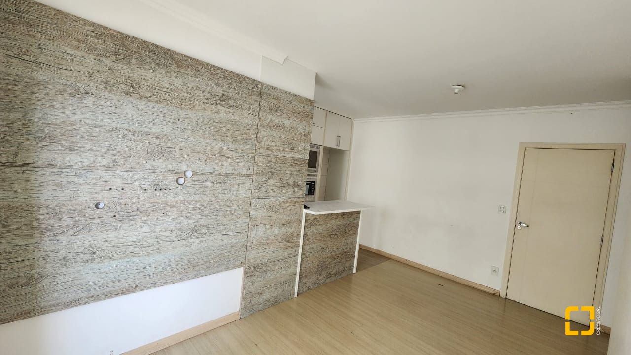 Apartamento com 59m², 2 quartos, 1 garagem, no bairro Barreiros em São José
