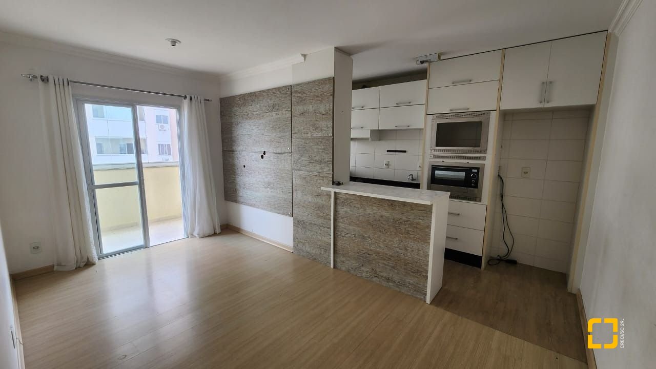 Apartamento com 59m², 2 quartos, 1 garagem, no bairro Barreiros em São José