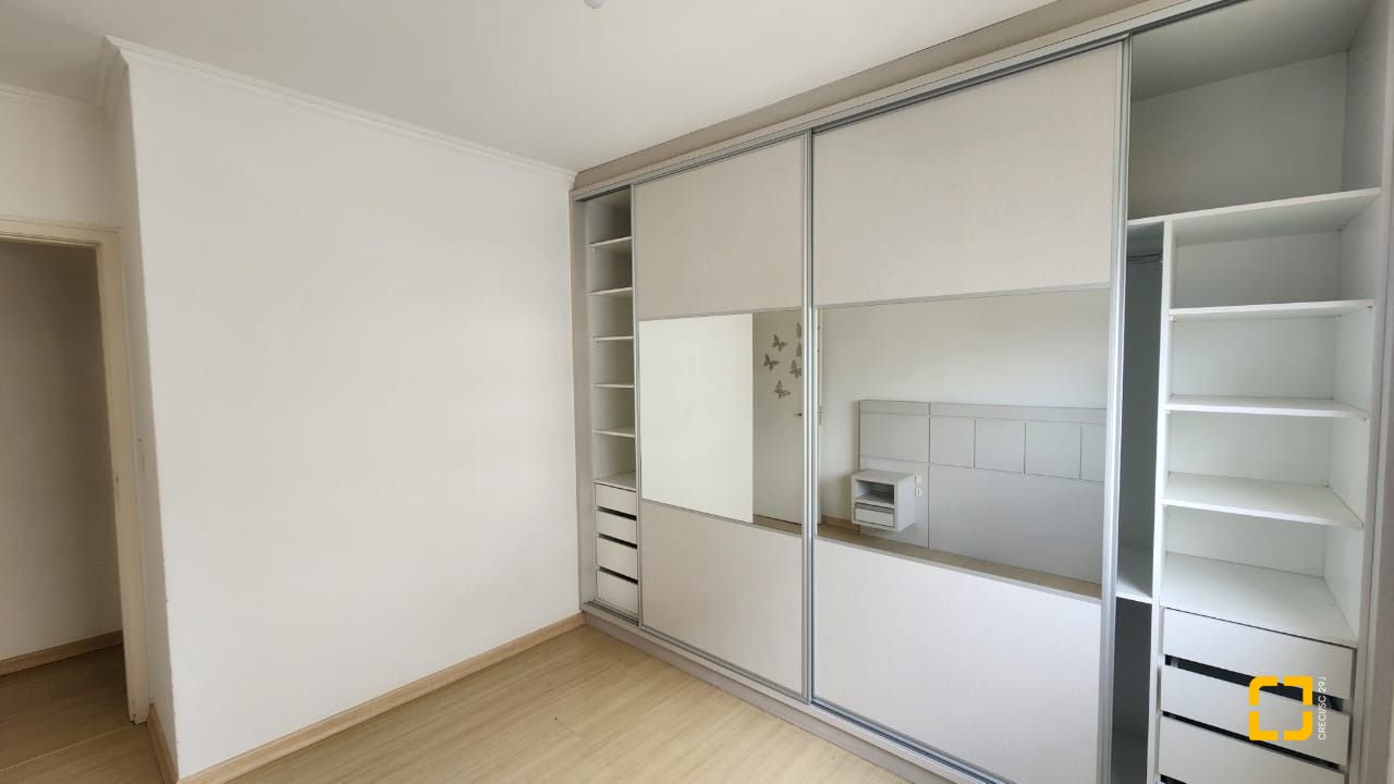 Apartamento com 59m², 2 quartos, 1 garagem, no bairro Barreiros em São José