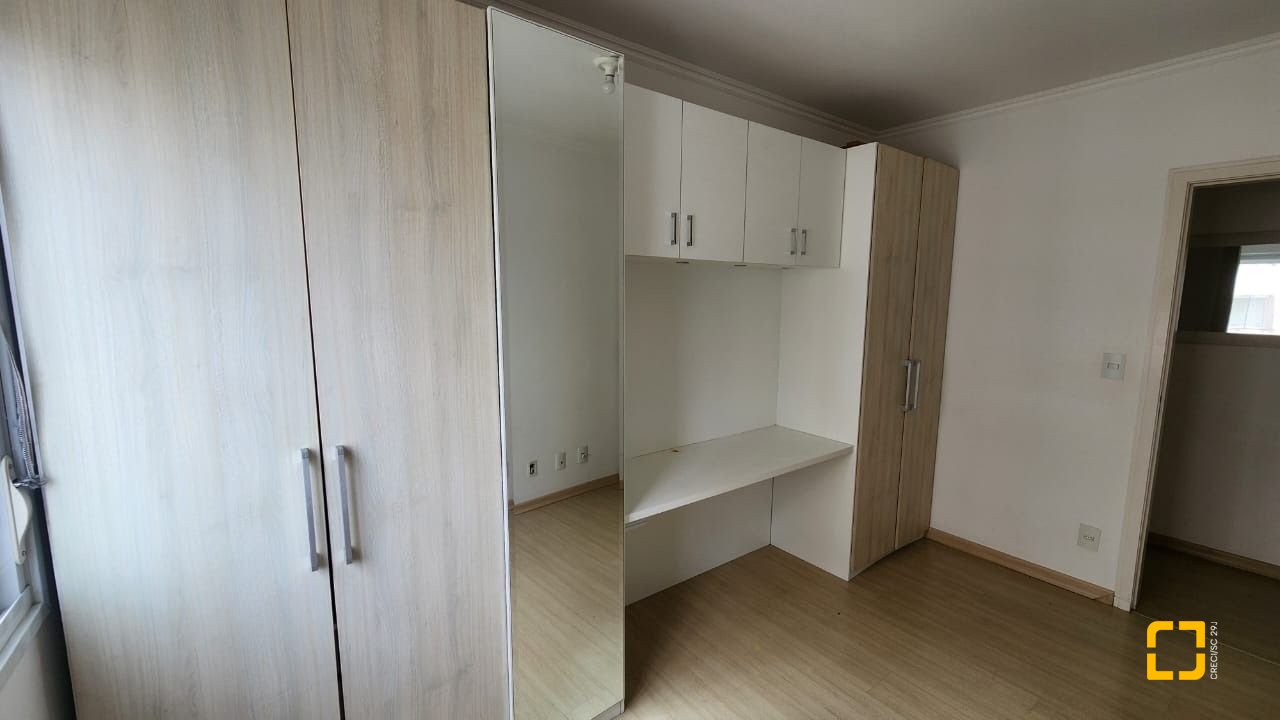 Apartamento com 59m², 2 quartos, 1 garagem, no bairro Barreiros em São José