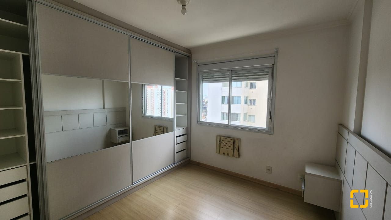 Apartamento com 59m², 2 quartos, 1 garagem, no bairro Barreiros em São José