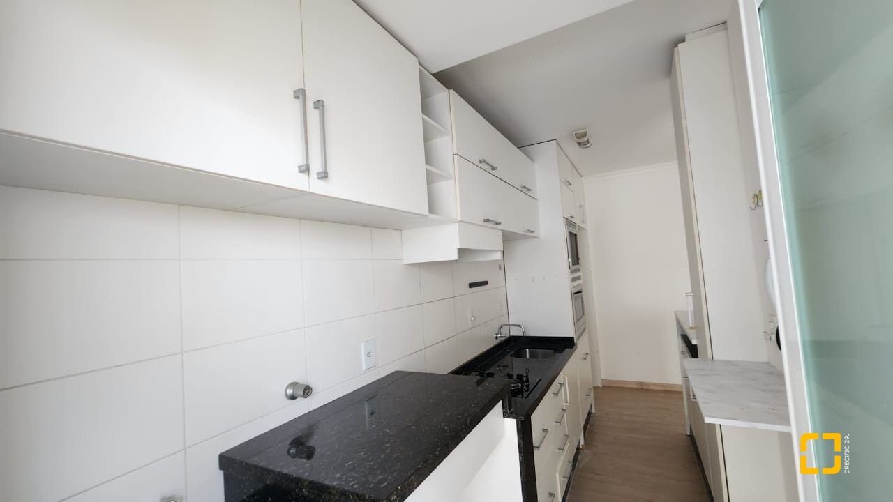 Apartamento com 59m², 2 quartos, 1 garagem, no bairro Barreiros em São José