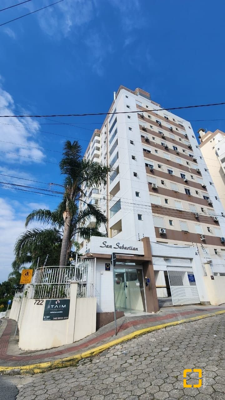 Apartamento com 59m², 2 quartos, 1 garagem, no bairro Barreiros em São José