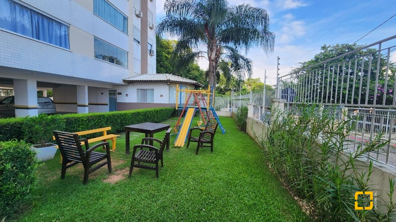 Apartamento com 59m², 2 quartos, 1 garagem, no bairro Barreiros em São José