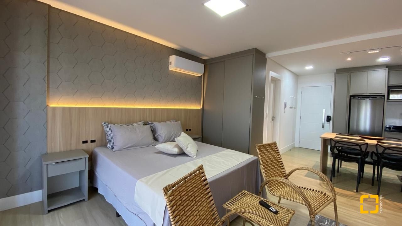 Studio com 47m², 1 quarto (sendo 1 suíte), 1 garagem, no bairro Saco Grande em Florianópolis