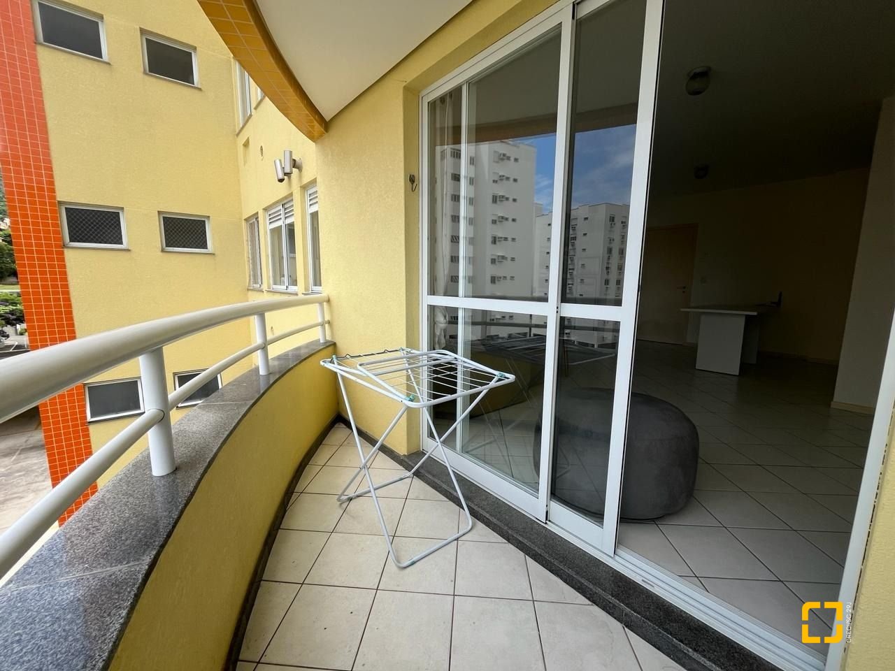 Apartamento com 80m², 3 quartos (sendo 1 suíte), 1 garagem, no bairro Trindade em Florianópolis