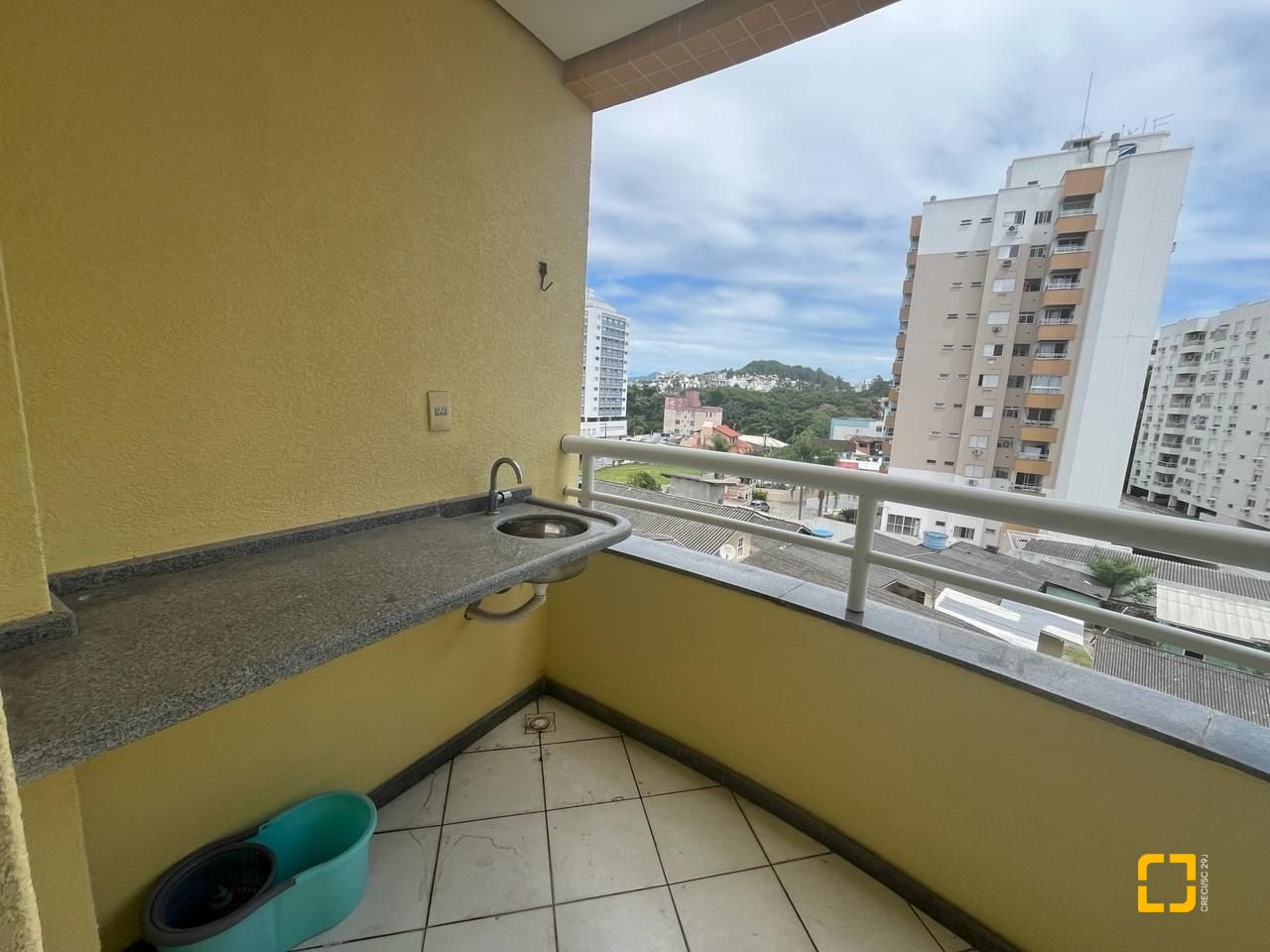 Apartamento com 80m², 3 quartos (sendo 1 suíte), 1 garagem, no bairro Trindade em Florianópolis