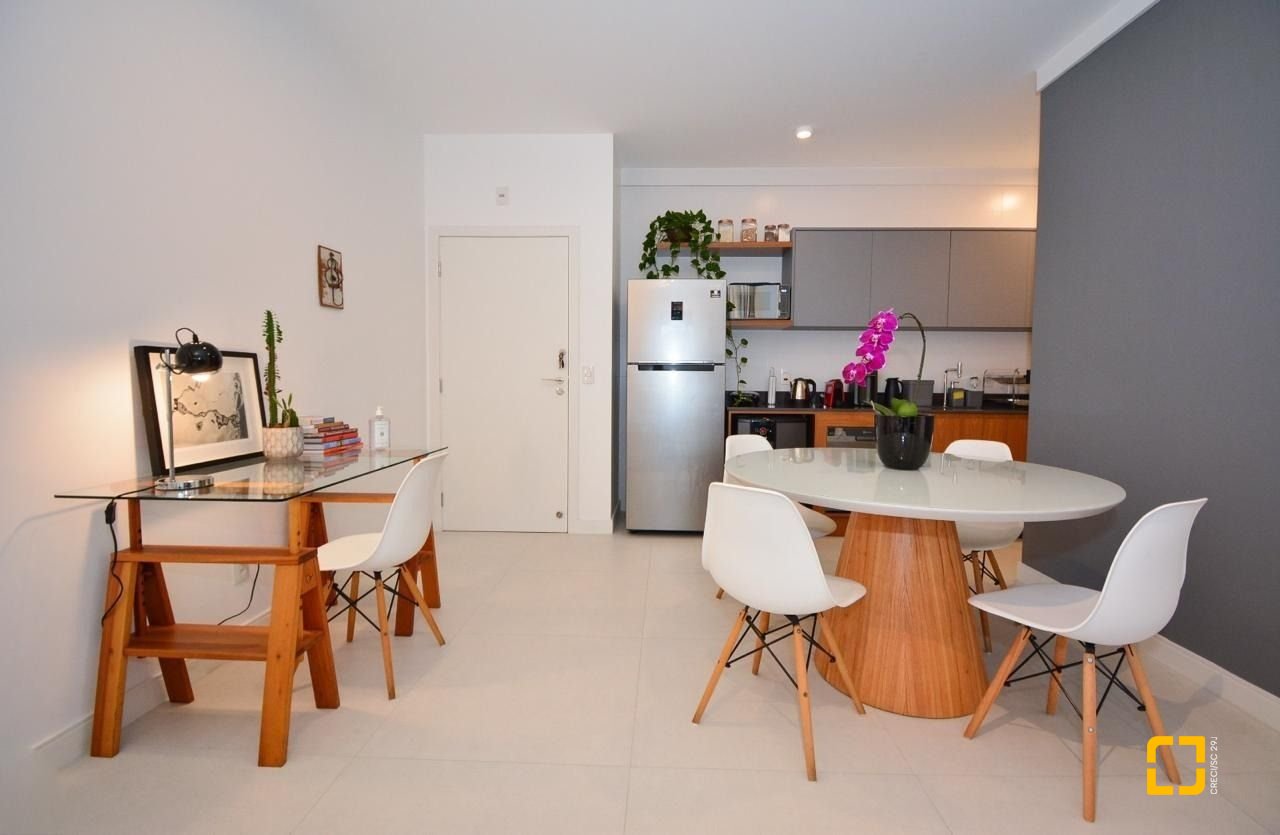 Apartamento com 71m², 3 quartos (sendo 1 suíte), 1 garagem, no bairro Cachoeira do Bom Jesus em Florianópolis