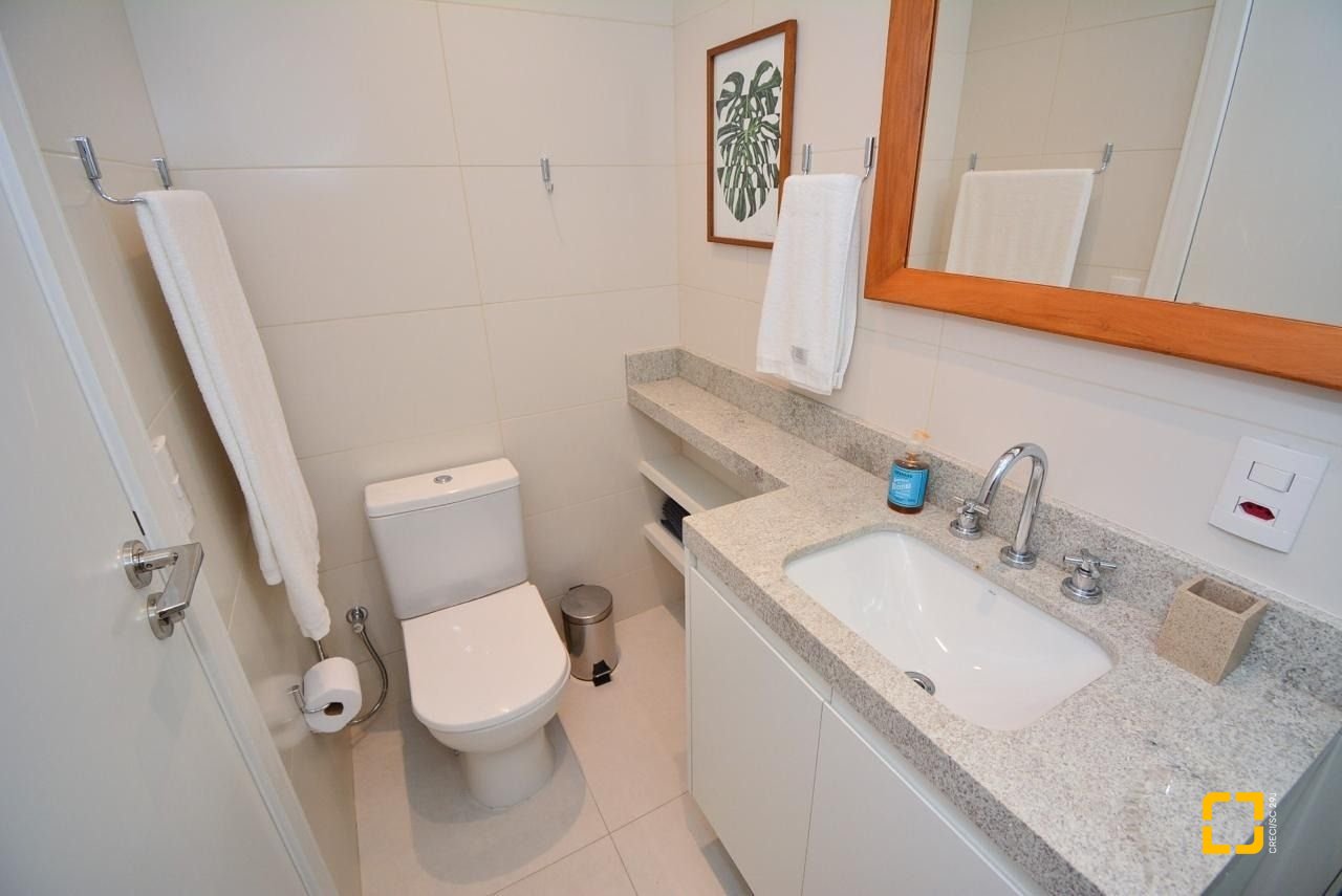 Apartamento com 71m², 3 quartos (sendo 1 suíte), 1 garagem, no bairro Cachoeira do Bom Jesus em Florianópolis