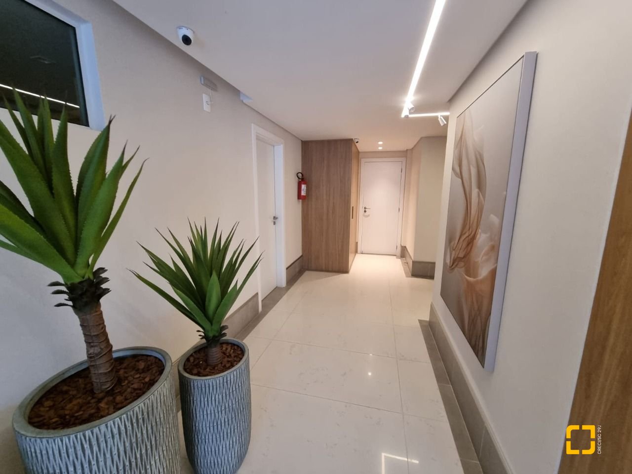 Apartamento com 190m², 4 quartos (sendo 1 suíte), 2 garagens, no bairro Kobrasol em São José