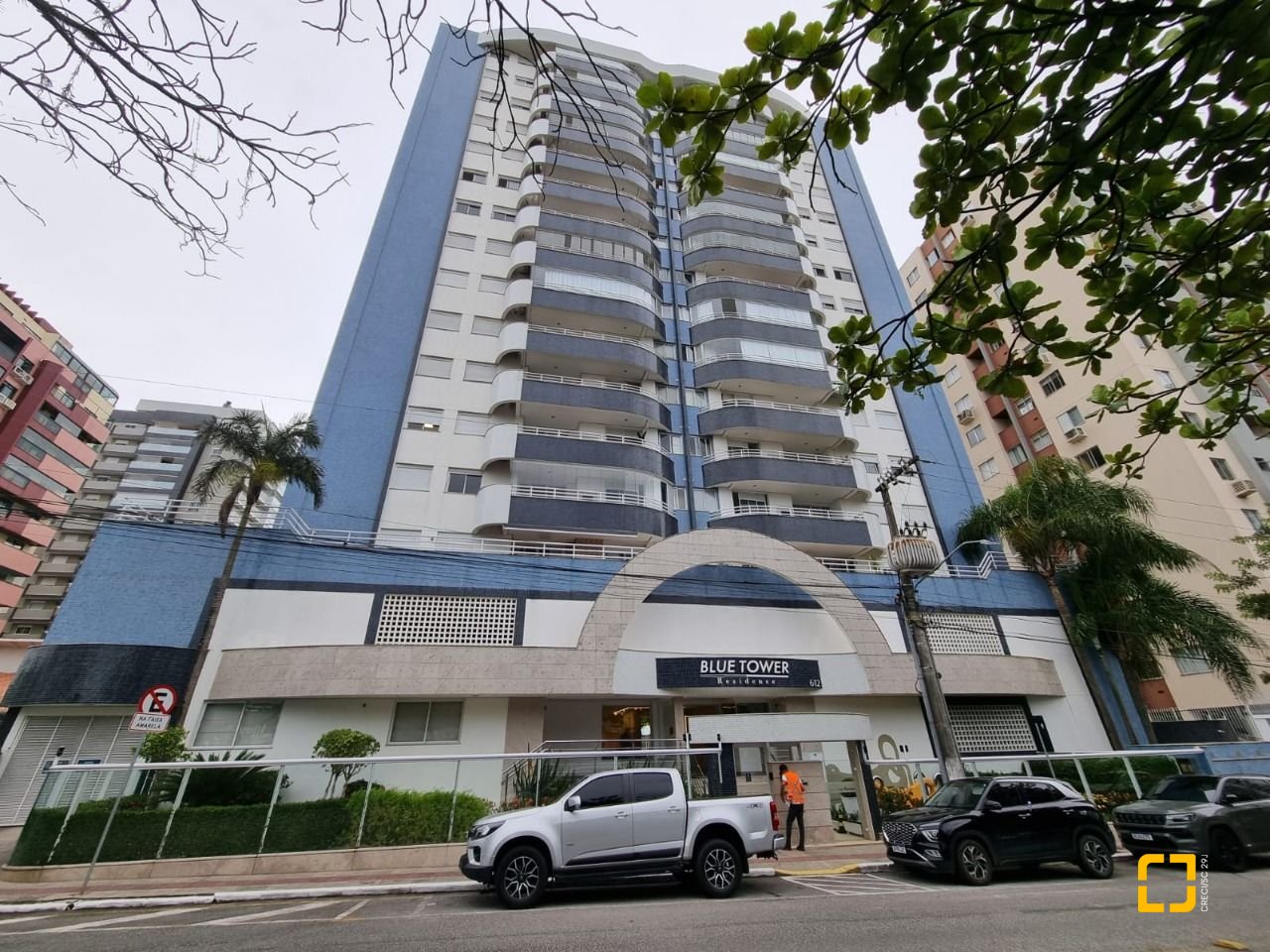 Apartamento com 190m², 4 quartos (sendo 1 suíte), 2 garagens, no bairro Kobrasol em São José