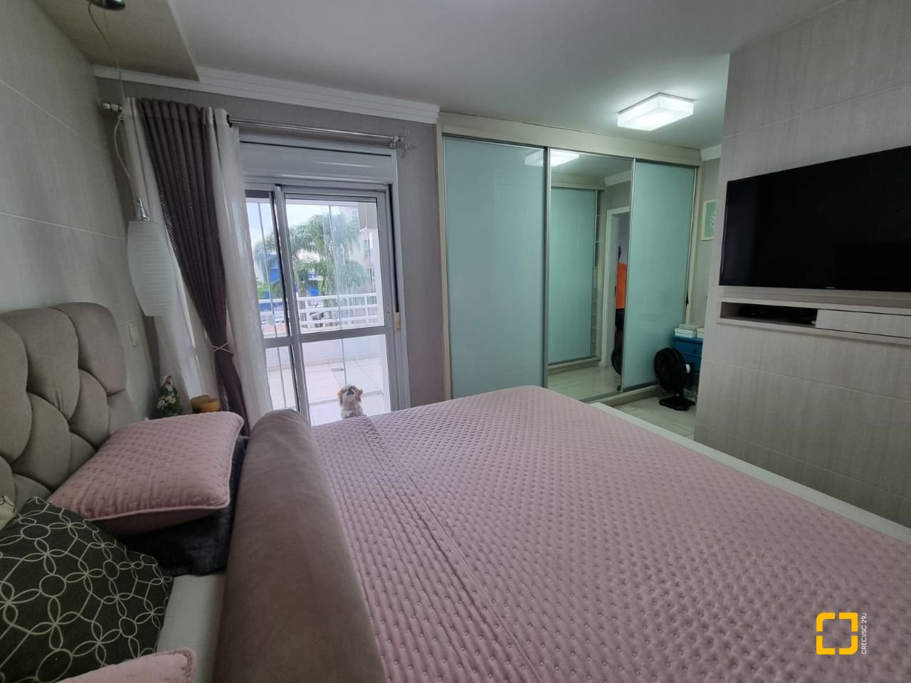 Apartamento com 190m², 4 quartos (sendo 1 suíte), 2 garagens, no bairro Kobrasol em São José