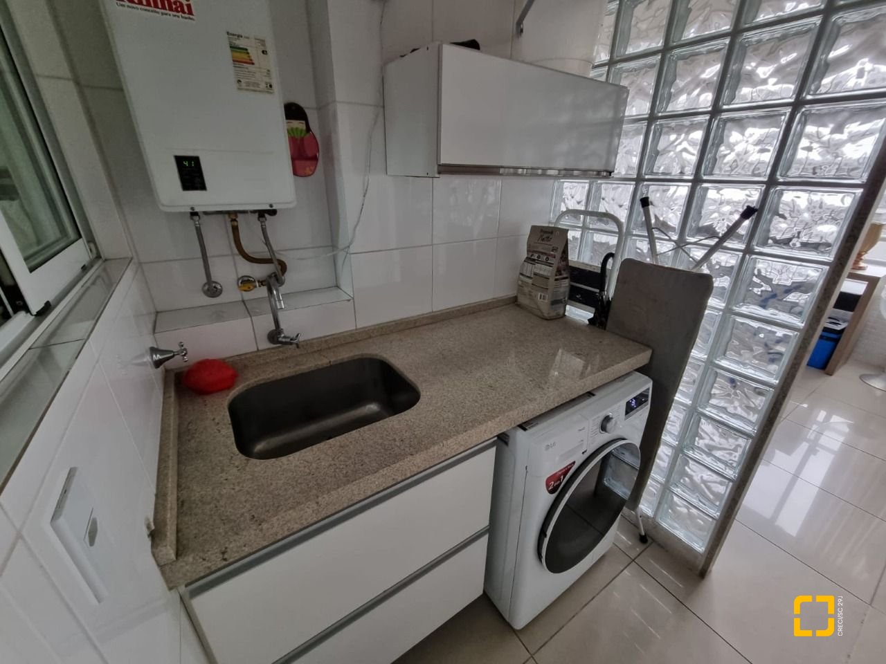 Apartamento com 190m², 4 quartos (sendo 1 suíte), 2 garagens, no bairro Kobrasol em São José