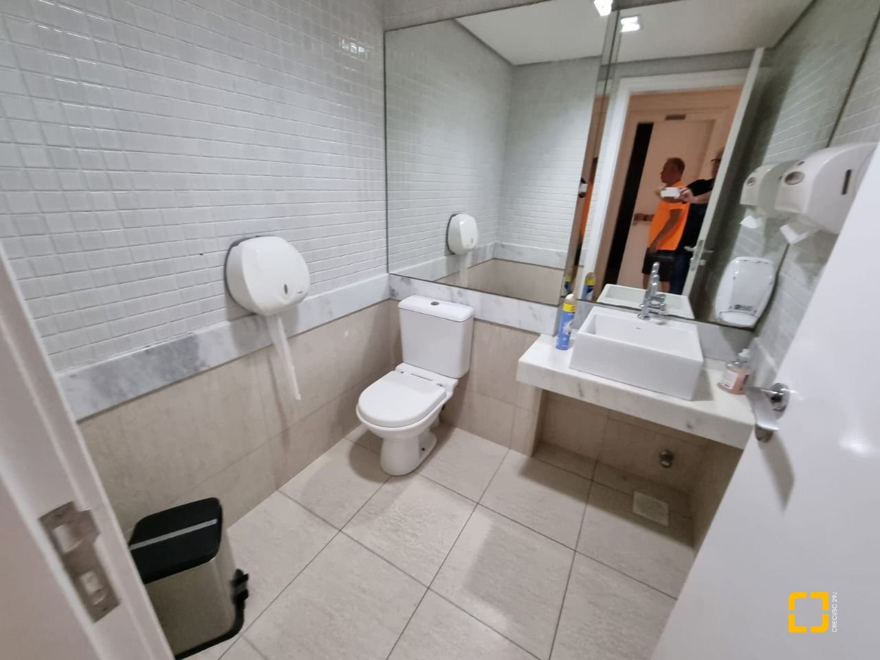 Apartamento com 190m², 4 quartos (sendo 1 suíte), 2 garagens, no bairro Kobrasol em São José