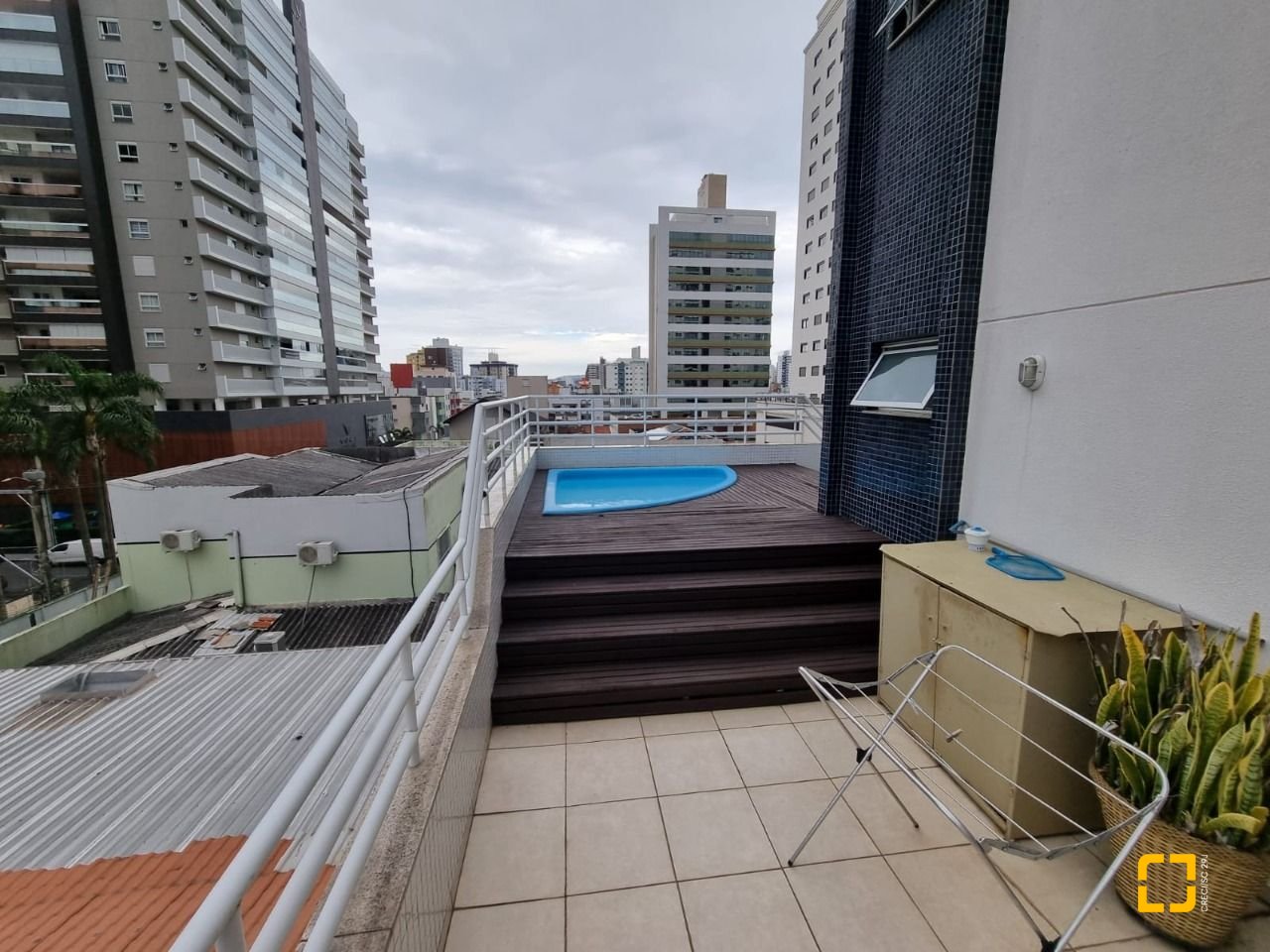 Apartamento com 190m², 4 quartos (sendo 1 suíte), 2 garagens, no bairro Kobrasol em São José