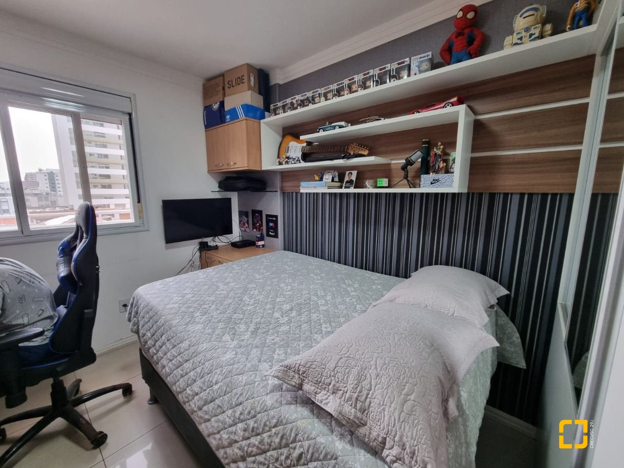 Apartamento com 190m², 4 quartos (sendo 1 suíte), 2 garagens, no bairro Kobrasol em São José